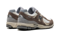 2002R "Emerging Brown" M2002RFZ
