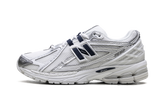 1906R "White / Navy" U1906RCM