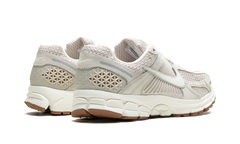 ZOOM VOMERO 5 WMNS "Light Orewood Brown" FZ3780 101