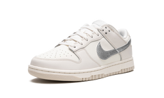 DUNK LO ESS TREND MNS WMNS "Sail / Oxygen Purple" DX5930 100