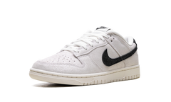 Dunk Low SE WMNS "Team Red" HQ3502 100