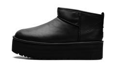 Classic Ultra Mini Platform Boot WMNS "Black Leather" 1141510 BLLE