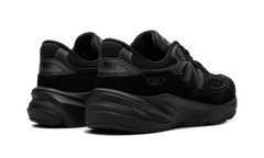 990 v6 "Triple Black" U990BB6