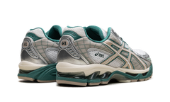 GEL-Nimbus 10.1 "White/Rainy Lake" 1203A543 102