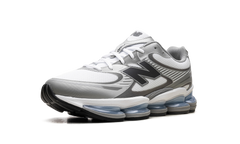 Abzorb 2000 "White / Metallic Silver" U2000AA