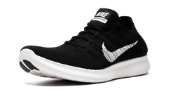 FREE RN FLYKNIT MNS WMNS "Black / White" 831070 001