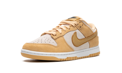 DUNK LOW WMNS "Celestial Gold Suede" DV7411 200