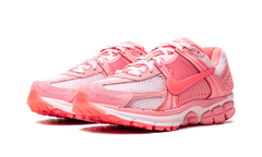 ZOOM VOMERO 5 WMNS "Triple Pink" FQ0257 666
