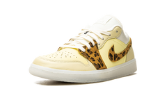 AIR JORDAN 1 LO WMNS "SNKRS Day" DN6998 700