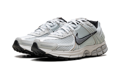 Zoom Vomero 5 WMNS "Light Silver Chrome" FN6742 001