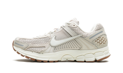 ZOOM VOMERO 5 WMNS "Light Orewood Brown" FZ3780 101