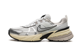 V2K RUN WMNS "Metallic Silver" FD0736 100