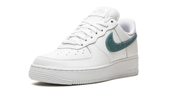 AIR FORCE 1 '07 ESS WMNS "Glitter Swoosh - Celery" DH4407 100