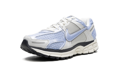 ZOOM VOMERO 5 WMNS "Royal Tint" FJ4588 025