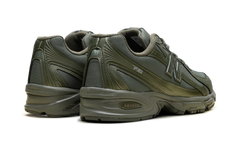 740 "Dark Olive Vine" U740RS2