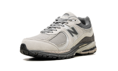 2002R "Raincloud Concrete" M2002RRW