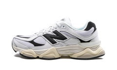 9060 "White / Black" U9060AAB