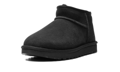 CLASSICS ULTRA MINI WMNS "Triple Black" 1116109 BLK