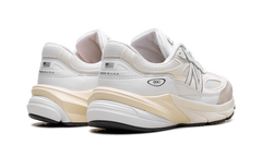990v6 "Made in USA - White Sea Salt" U990GB6