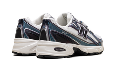 740v2 "Sea Salt Plum" U740PB2