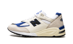 990v2 "Made In USA White/Blue" M990WB2