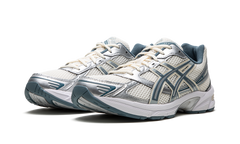 Gel-1130 "Cream / Ironclad" 1201A256 115