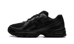 740 "Triple Black" U740BO2