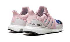 ULTRABOOST S&L DNA WMNS "Women in Power" FX7986