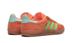 Gazelle Indoor WMNS "Solar Orange" JQ0193