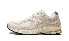 2002R "Calm Taupe" M2002RCC