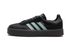 Sambae WMNS "Core Black Haze Green" IE9110