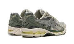 GEL KAYANO 14 "Olive Grey Pure Silver" 1201A161 301