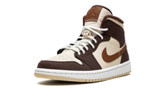 AIR JORDAN 1 MID SE WMNS "Brown Basalt Fleece" DO6699 200