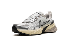 V2K RUN WMNS "Metallic Silver" FD0736 100