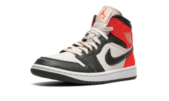 AIR JORDAN 1 MID SE WMNS "Newsprint" DQ6078 100