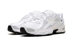 740 "Triple White" U740WW2