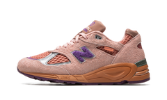 990 V2 "Salehe Bembury - Sand Be The Time" M990SB2