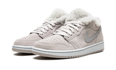 AIR JORDAN 1 Low SE WMNS "Sherpa Fleece" DO0750 002