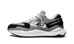 57/40 "Bape x New Balance" M5740BAP