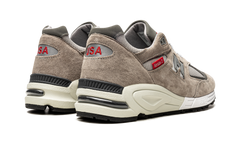 Made in US 990 v2 "Grey / Red" M990VS2