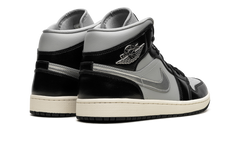 AIR JORDAN 1 MID SE WMNS "Black Chrome" FB9892 002