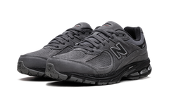 2002R "Castlerock / Black" M2002REH