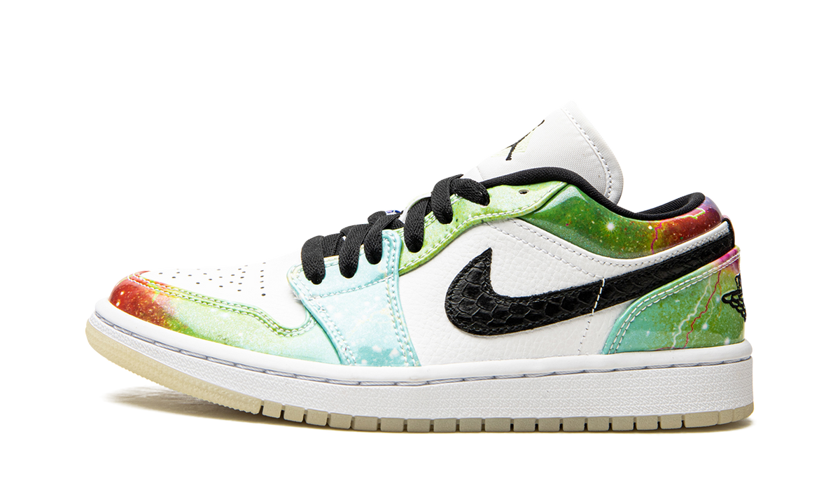 Air Jordan 1 Low WMNS "Galaxy" CW7310 909
