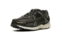 ZOOM VOMERO 5 WMNS "Sequoia" FQ8898 325