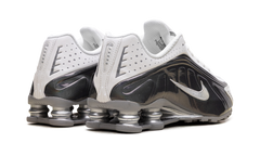 Shox R4 WMNS "White Iridescent" IB7703 100