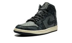 AIR JORDAN 1 MID WMNS "DISTRESSED SMOKE GREY" FJ3448 001