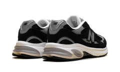 2010 "Black / Shadow Grey" U2010892