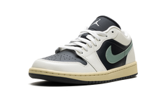 Air Jordan 1 Low WMNS "Jade Smoke" DC0774 001