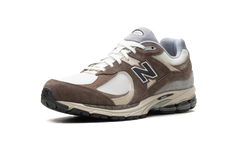 2002R "Emerging Brown" M2002RFZ