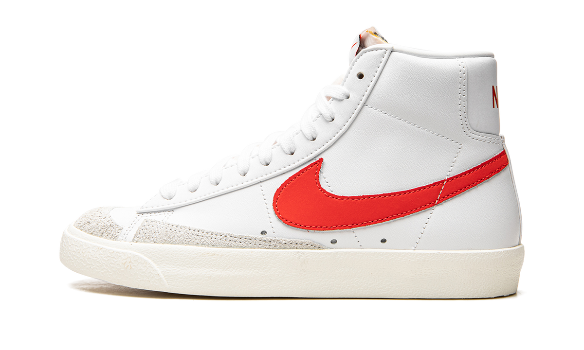 BLAZER MID '77 VNTG WMNS "Habanero Red" CZ1055 101